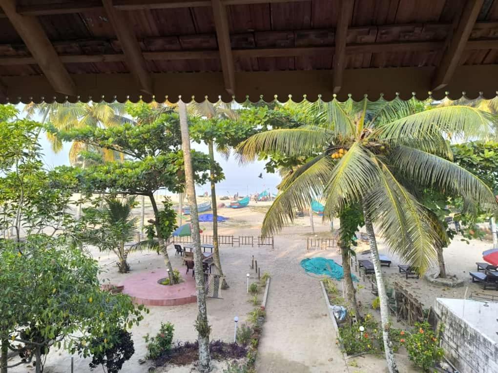 Marari Anna Beach Homestay 马拉利库兰 外观 照片